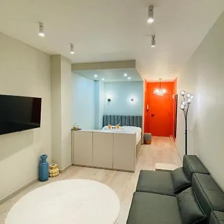Apartment Beautiful Two Steps To The *