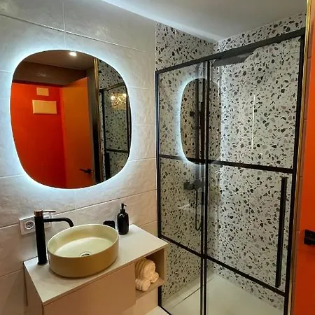 Apartment Beautiful Two Steps To The *